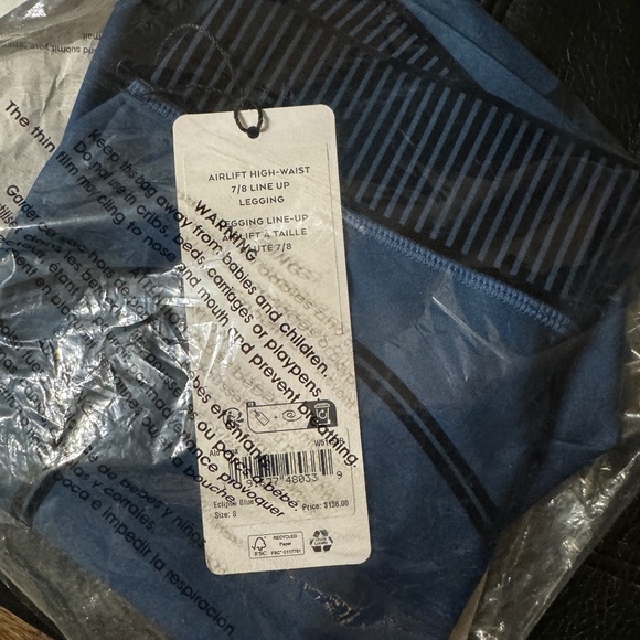 NWT Alo Yoga Airlift Line Up Legging only - Picture 2 of 3